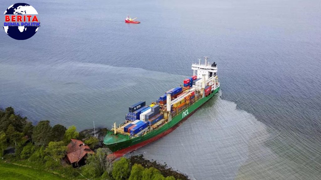 Norwegia Heboh, Kapal Kargo Hampir Hantam Rumah!