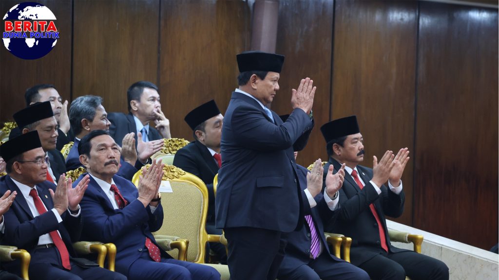 Jokowi Angkat 2 Jempol untuk Prabowo, Publik Jarang