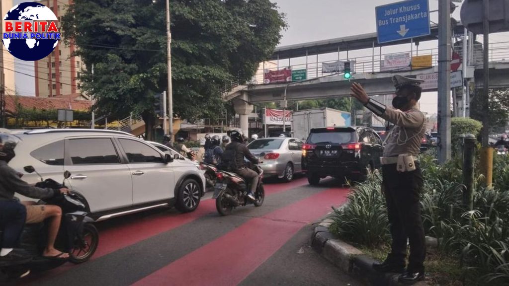 Macet Jakarta 22.00 Tomang ke dalam Pancoran Slipi