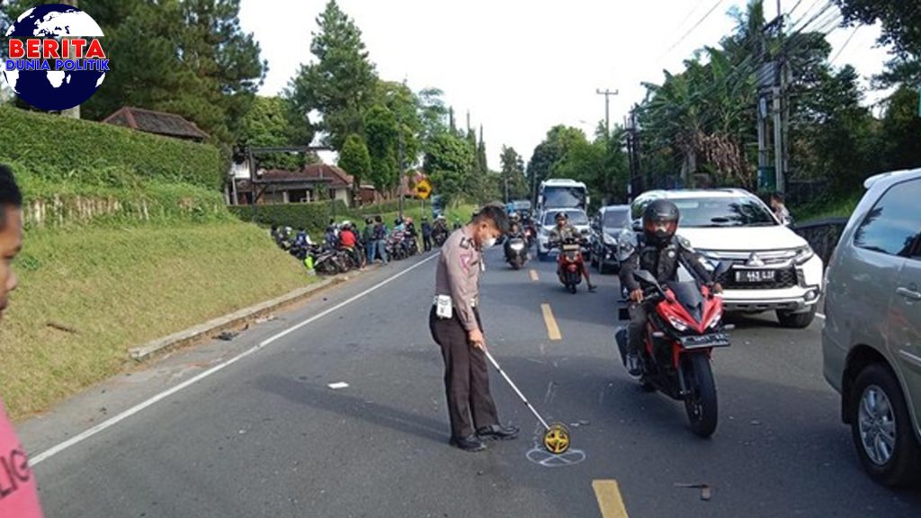 Mobil Seruduk Motor & Warung Baru di Puncak, 2 Luka