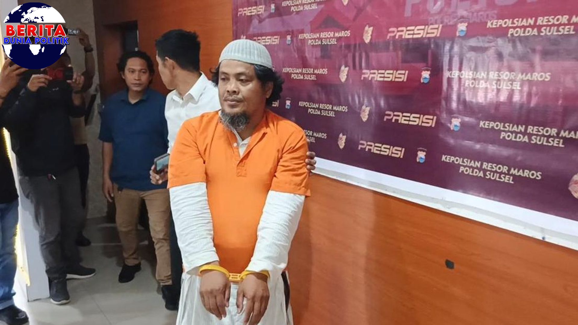 Pria Bermukena Bakar 3 Masjid, Baru Ditangkap!