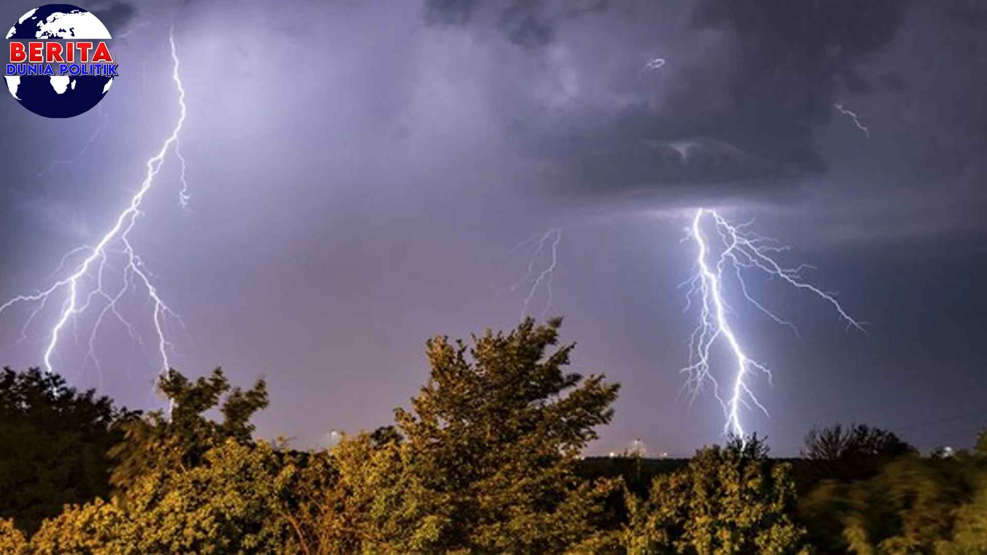 Mendaki Berisiko Cerita 1 Pendaki Tersambar Petir di Merbabu