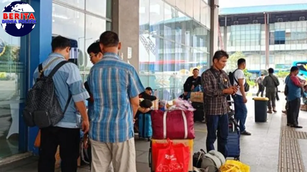 Pulo Gebang 15 Ribu Pemudik Berangkat Libur Resmi Natal