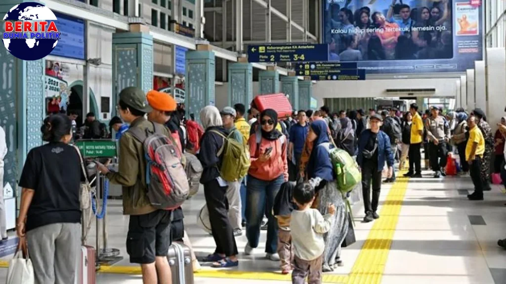 Libur Nataru 10 Juta Orang Pilih Penuh Angkutan Umum!