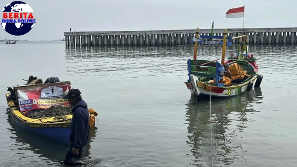 2 Nelayan Cilincing Demo di Laut, Proyek Tutup Resmi!