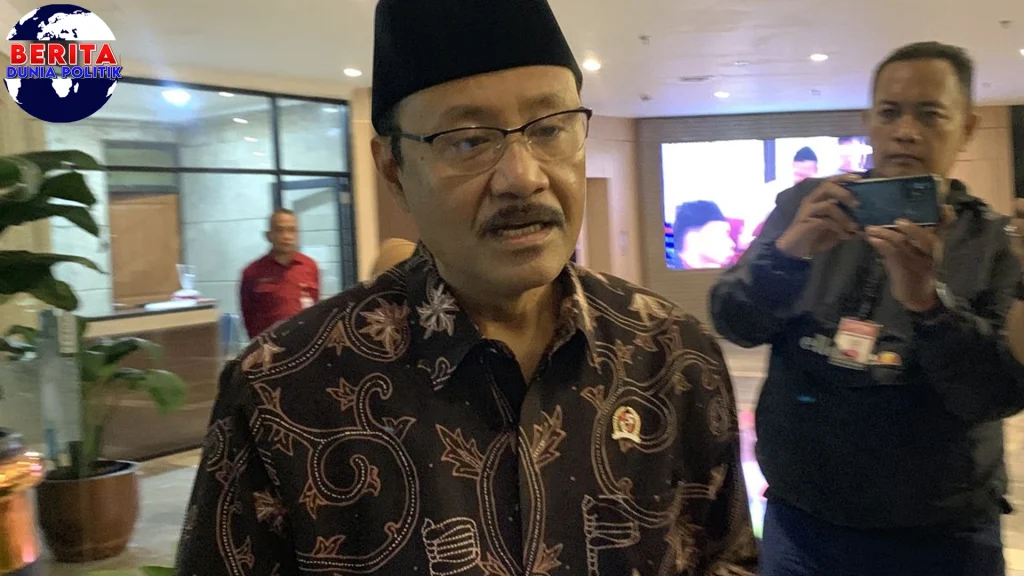 Mensos Tegas! 3 ASN Liburan Saat WFH Bakal Dipecat